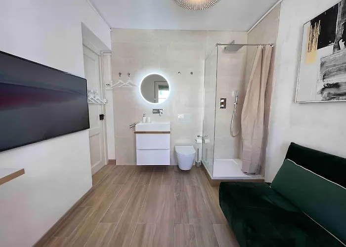 New Studio With Private Bathroom And Balcony