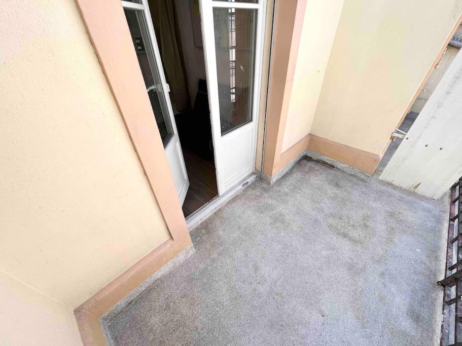 Apartamento New Studio With Private Bathroom And Balcony *