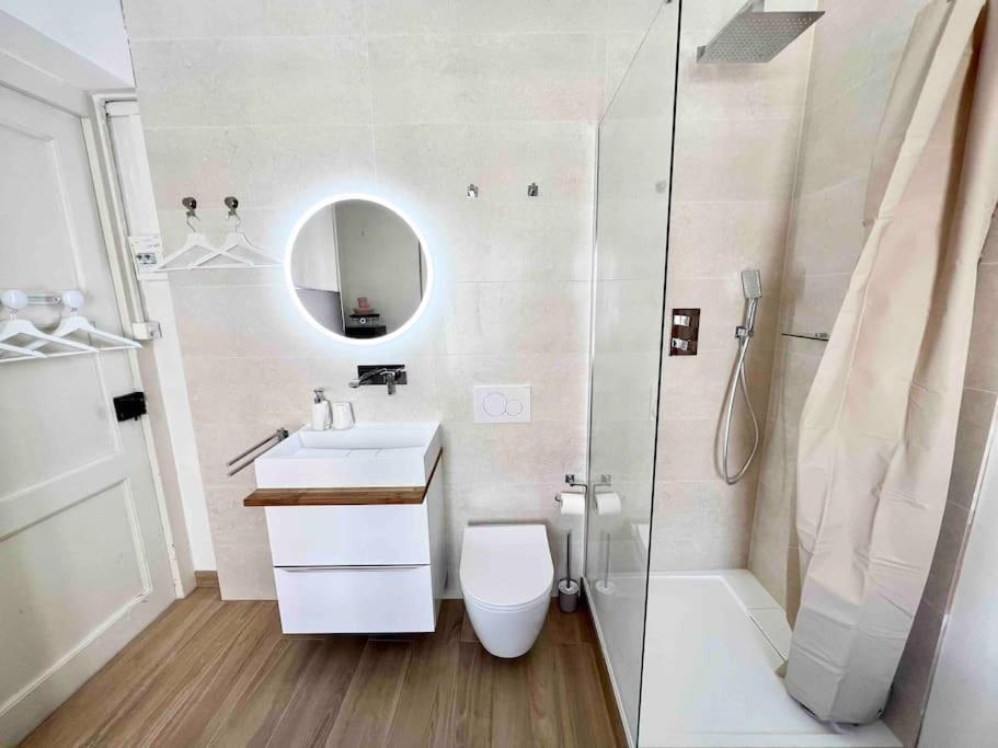 New Studio With Private Bathroom And Balcony